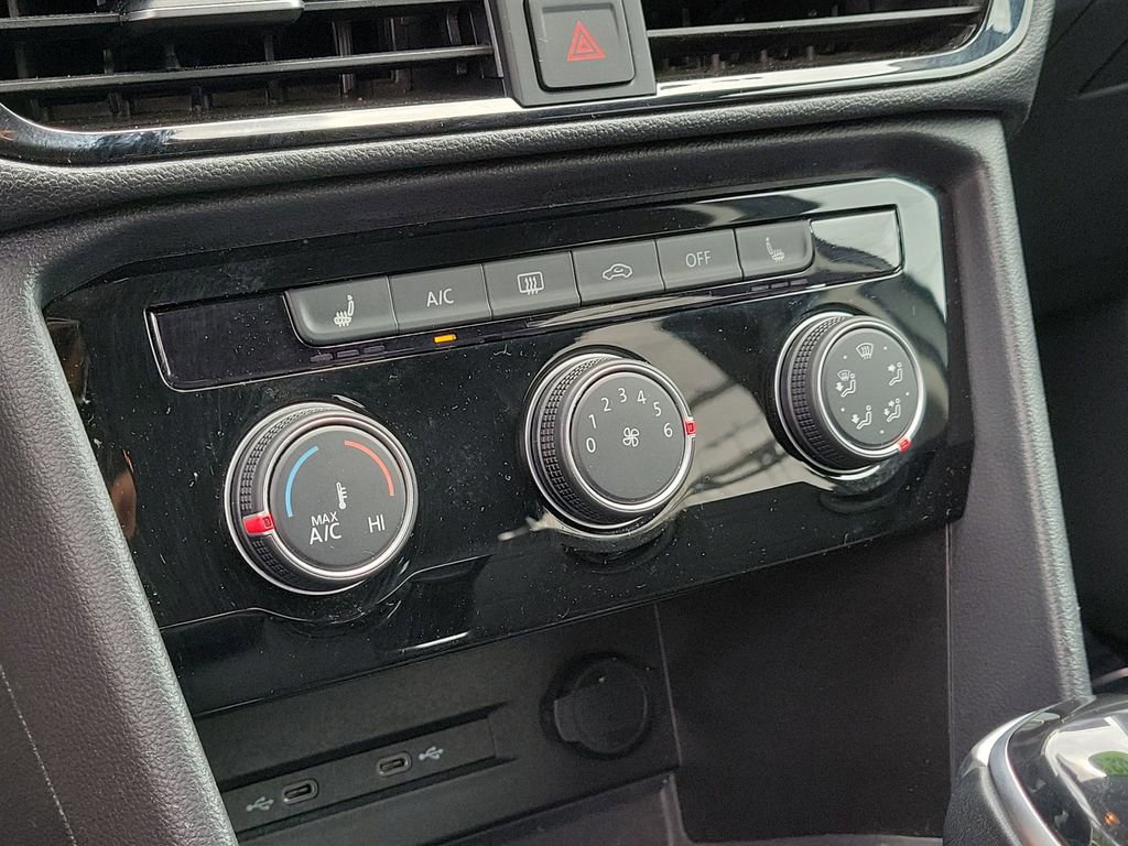 Used 2023 Volkswagen Taos SE image 25