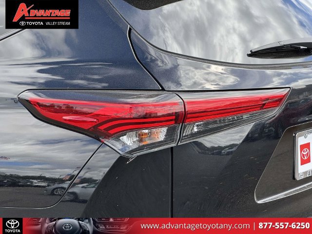 Used 2022 Toyota Highlander XSE AWD/4WD image 13