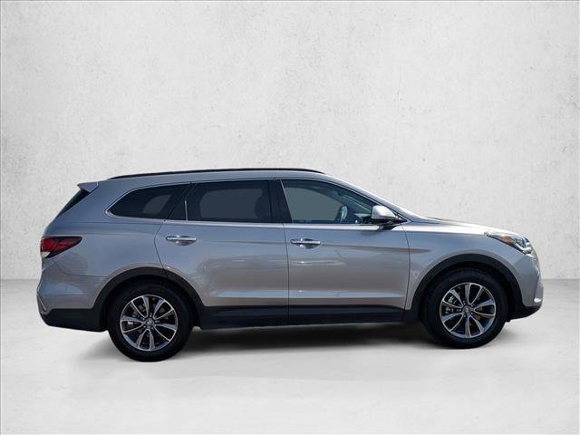 Used 2017 Hyundai Santa Fe SE FWD image 4
