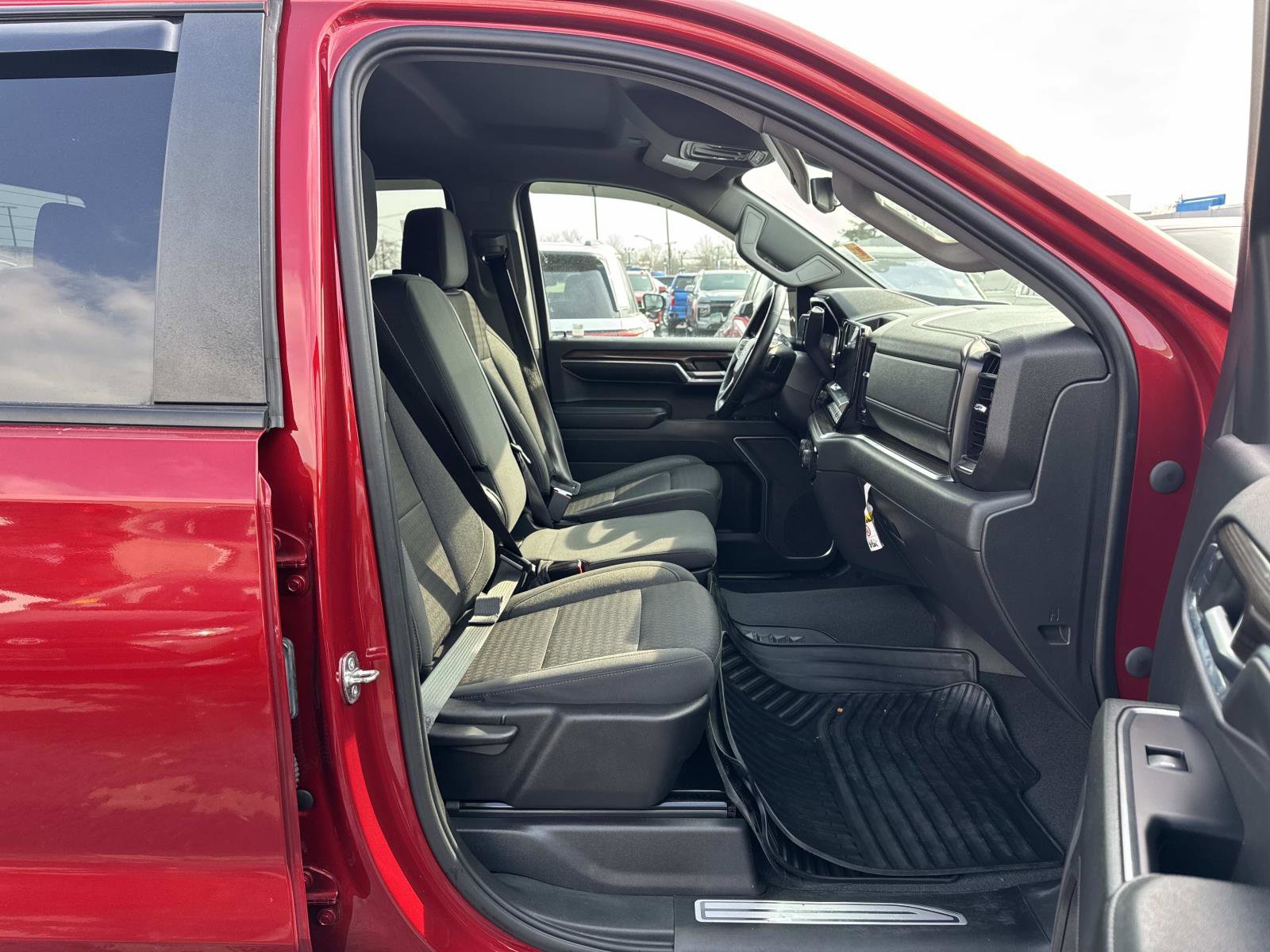 Used 2023 Chevrolet Silverado 1500 LT image 14