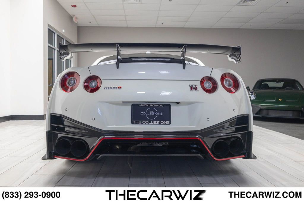 Used 2018 Nissan GT-R NISMO AWD/4WD image 25