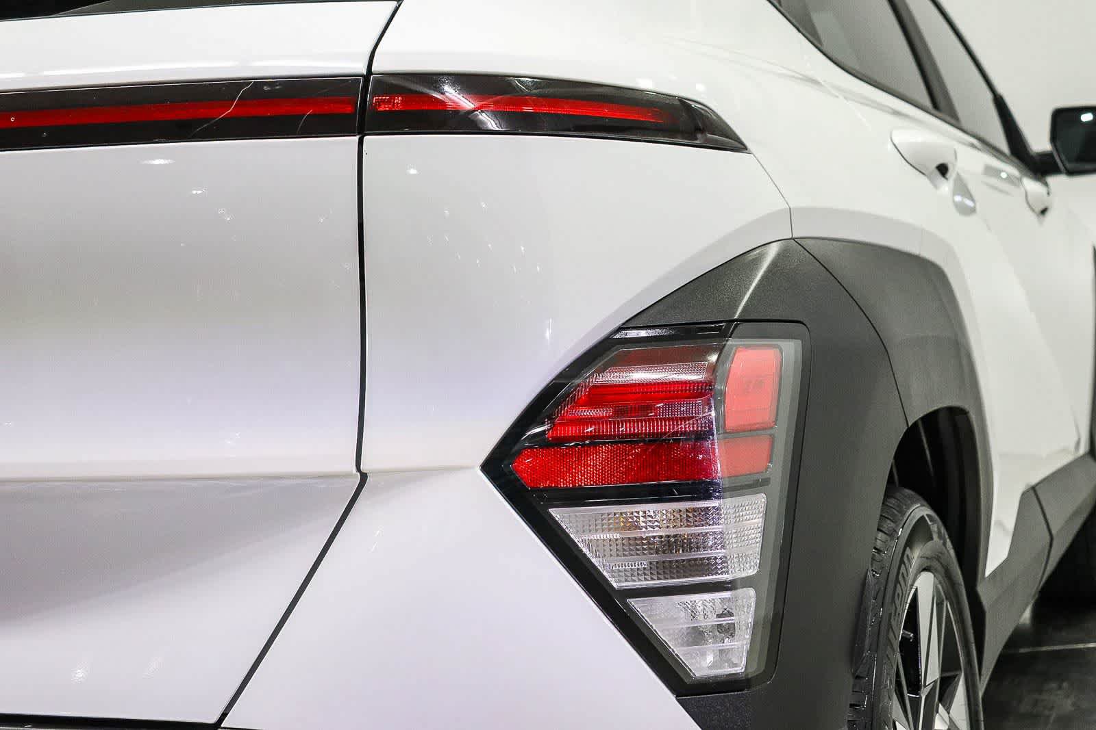 Used 2024 Hyundai Kona SEL FWD image 11