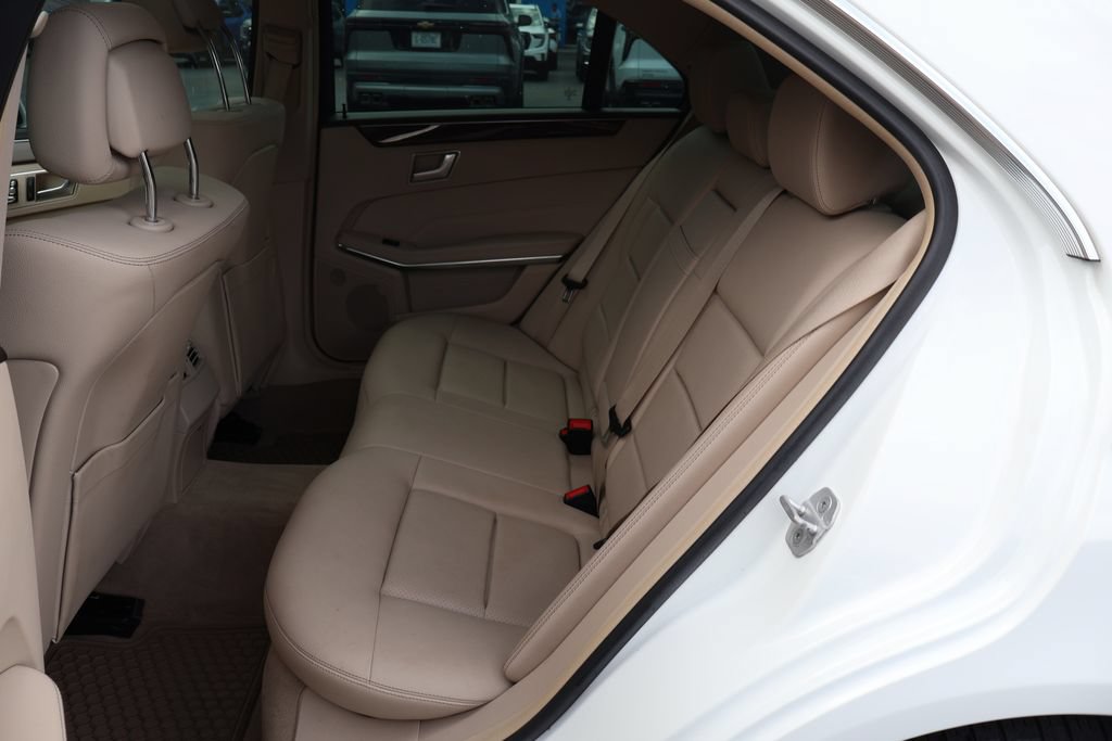 Used 2016 Mercedes-Benz E 350 4MATIC Sedan image 18