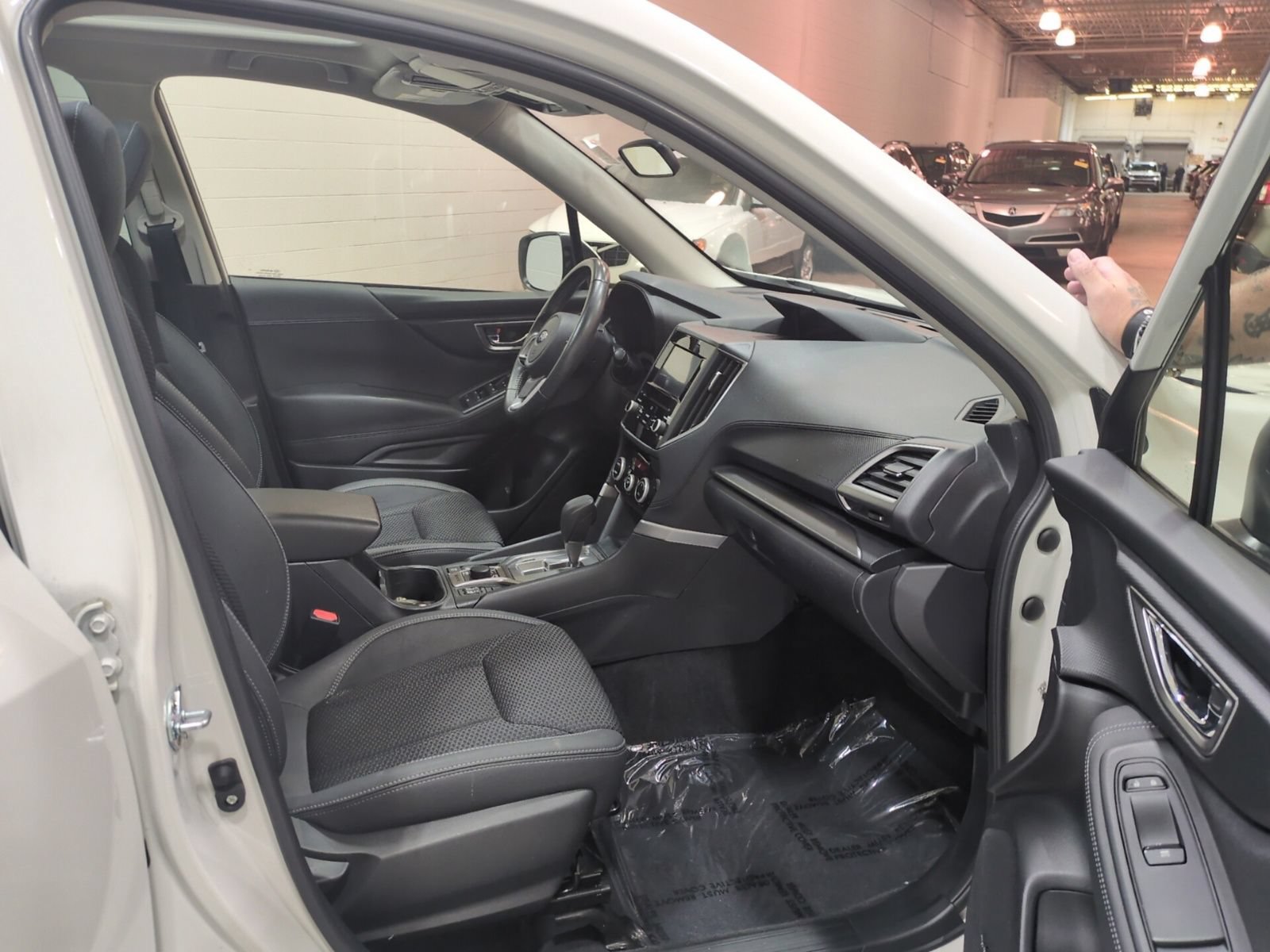 Certified 2023 Subaru Forester Premium AWD/4WD image 9