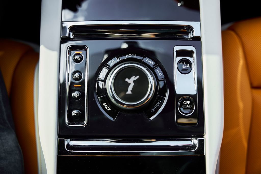 Used 2026 Rolls-Royce Cullinan AWD/4WD image 68