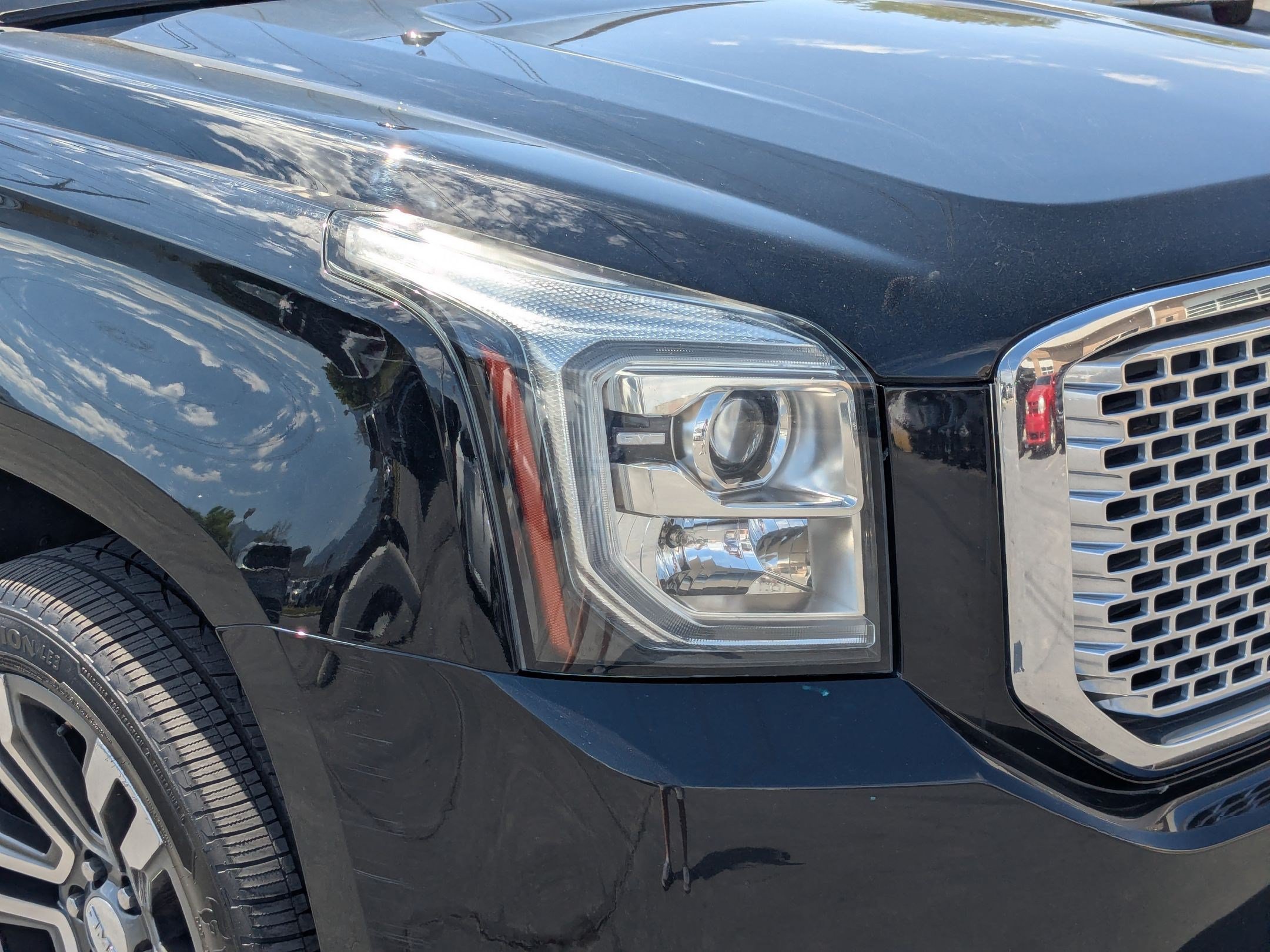 Used 2017 GMC Yukon Denali w/ Open Road Package AWD/4WD image 10