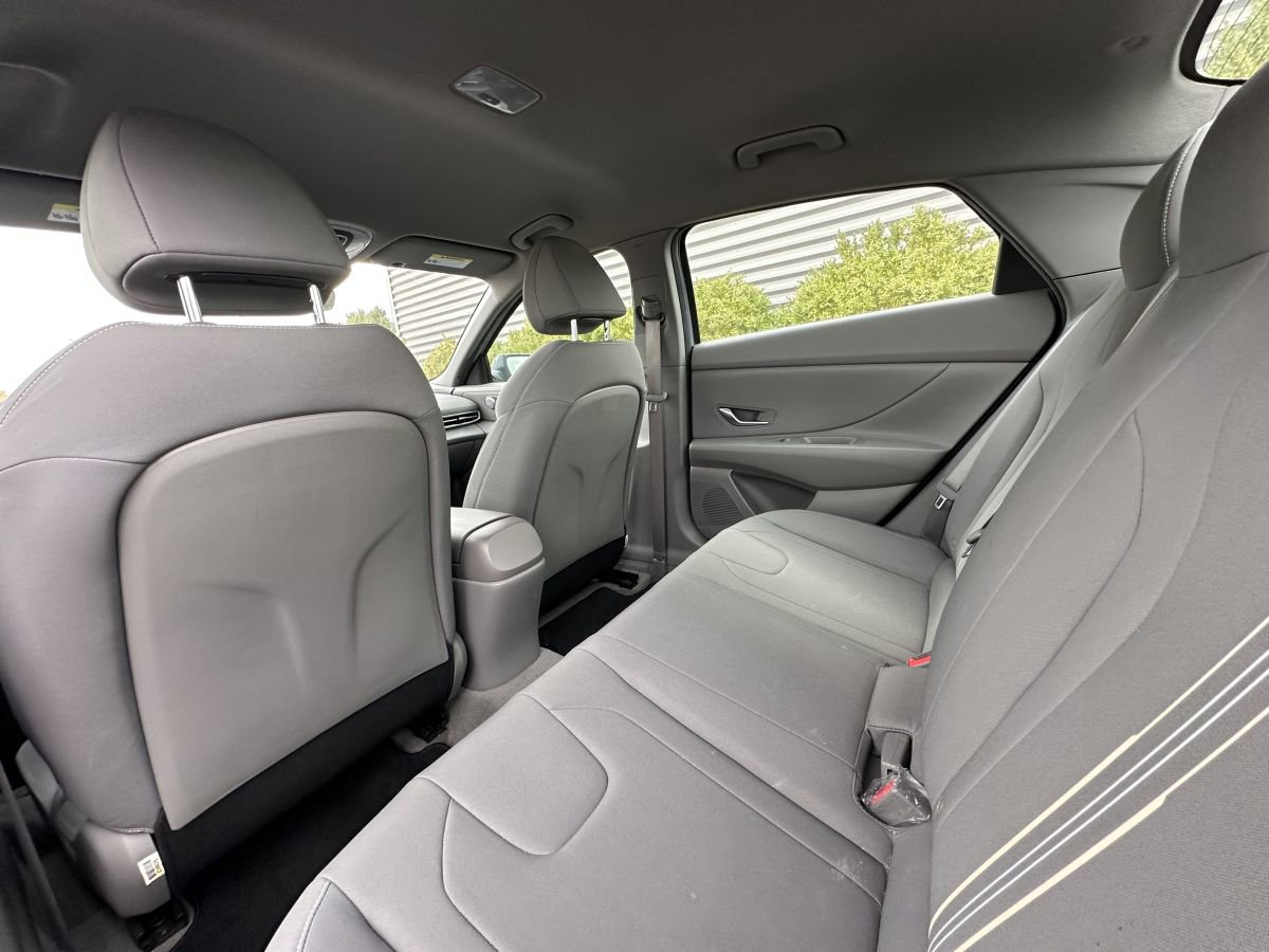 Used 2021 Hyundai Elantra SEL image 9