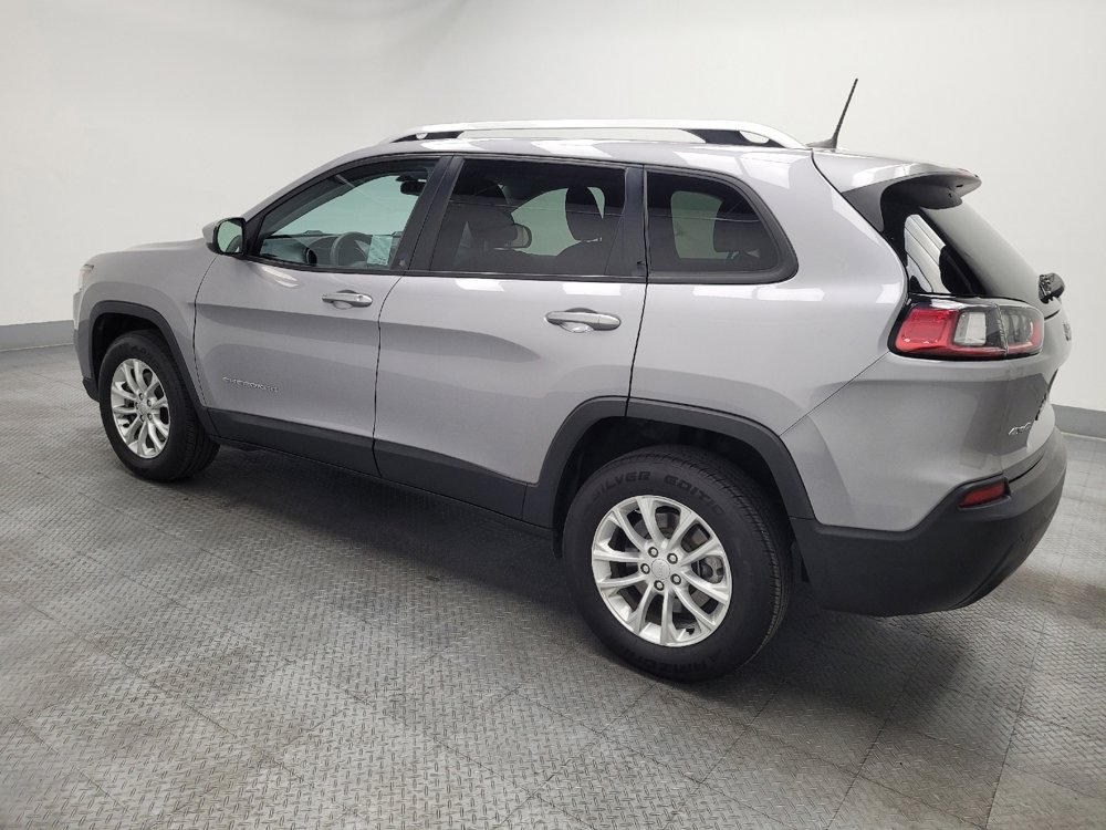 Used 2020 Jeep Cherokee Latitude AWD/4WD image 3