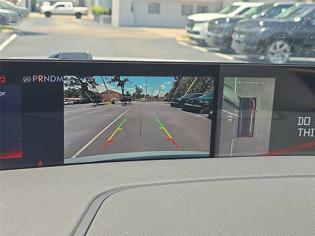 New 2027 Lincoln Navigator Premiere RWD image 17