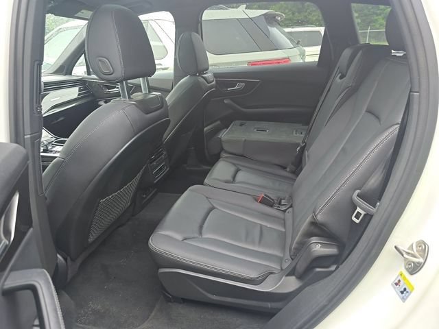 Used 2025 Audi Q7 3.0T Premium Plus AWD/4WD image 8