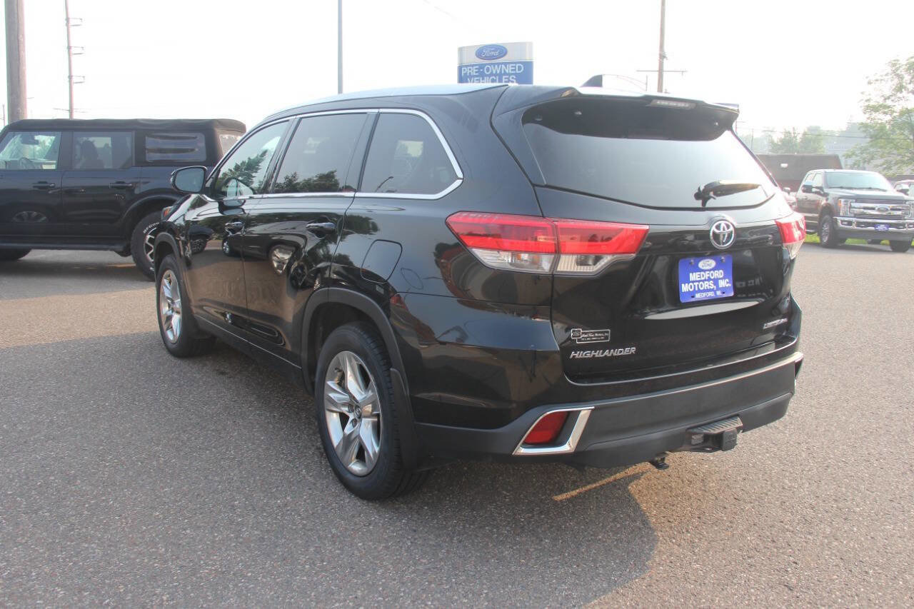 Used 2018 Toyota Highlander Limited AWD 4dr SUV image 6