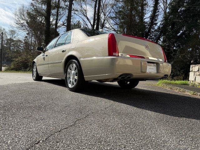 Used 2011 Cadillac DTS FWD image 12