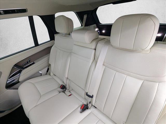 New 2026 Land Rover Range Rover Long Wheelbase SE AWD/4WD image 21
