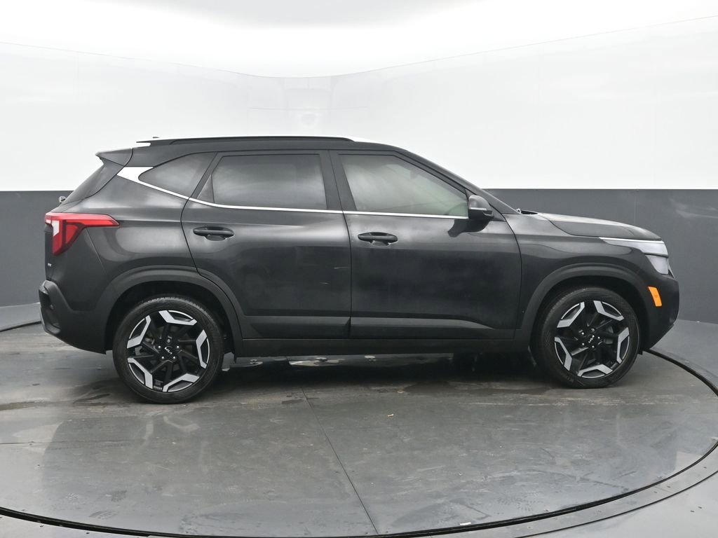Used 2025 Kia Seltos SX w/ SX Sunroof Package image 6
