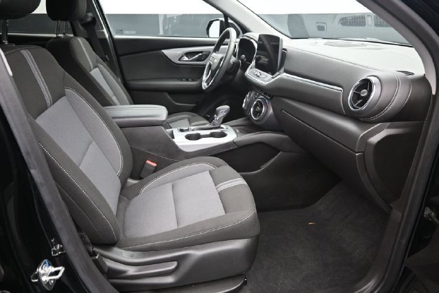 Used 2024 Chevrolet Blazer LT w/ Convenience Package FWD image 21