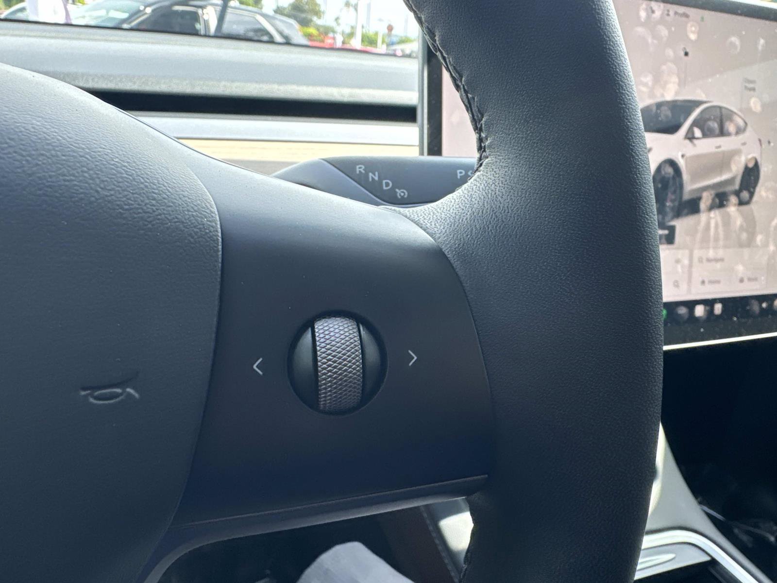 Used 2023 Tesla Model Y Performance AWD/4WD image 16