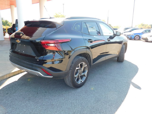 Used 2026 Chevrolet Trax LT FWD image 13