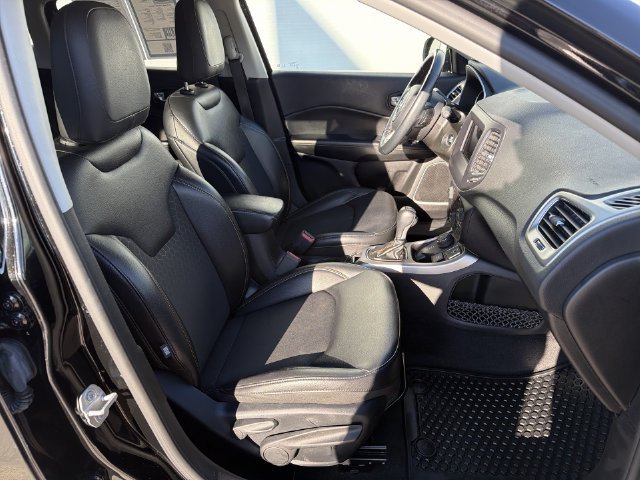 Used 2019 Jeep Compass Latitude w/ Popular Equipment Group AWD/4WD image 32