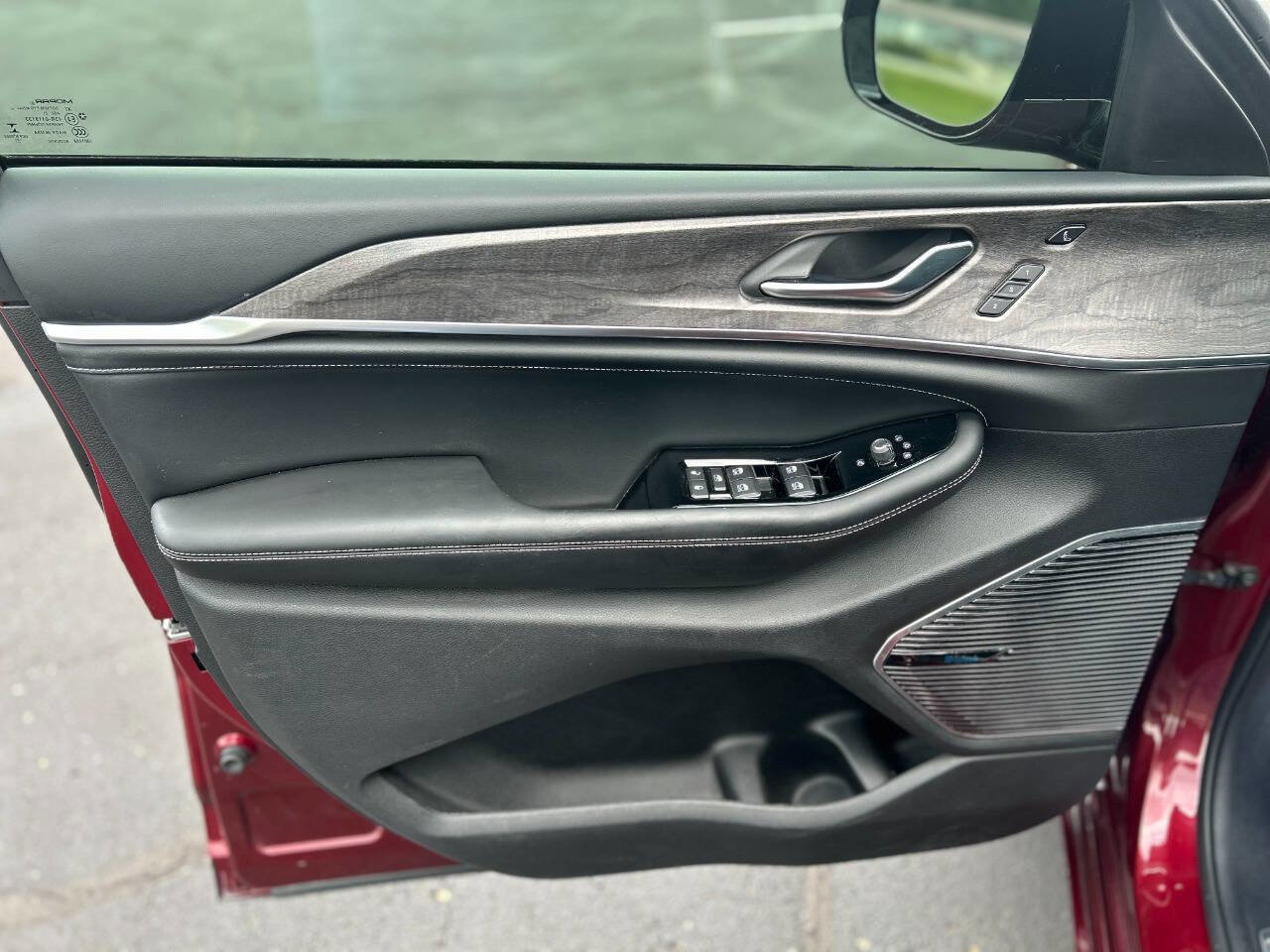 Used 2021 Jeep Grand Cherokee L Overland w/ Advanced Protech Group III image 8