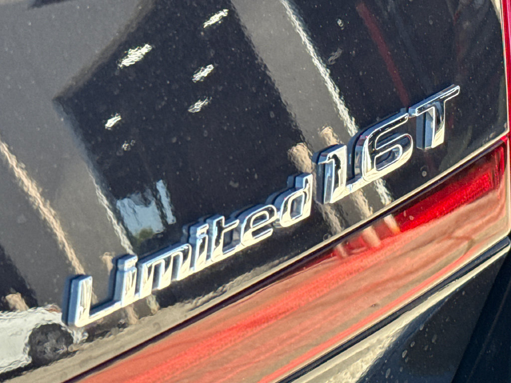 Used 2023 Hyundai Sonata Limited w/ Preferred Accessory Package FWD image 9