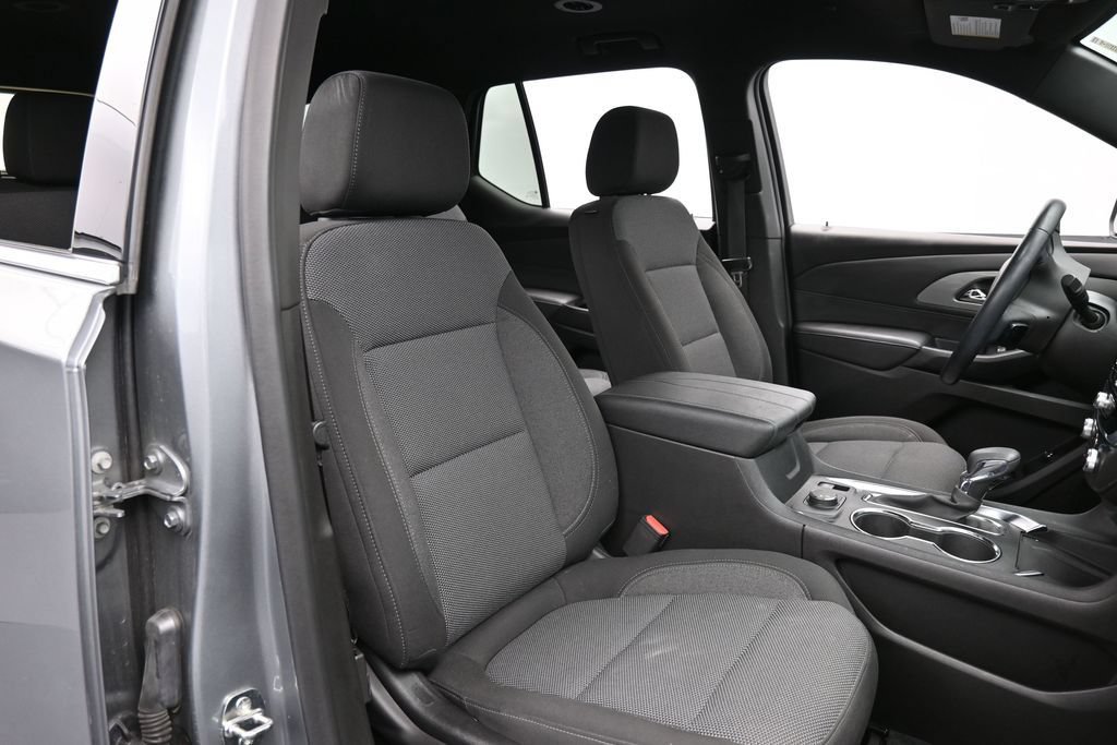 Used 2023 Chevrolet Traverse LT AWD/4WD image 35