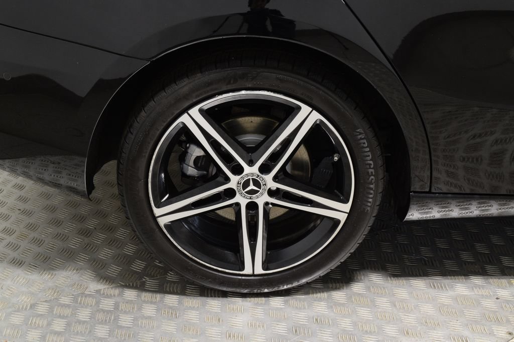 Used 2021 Mercedes-Benz A 220 4MATIC w/ Premium Package image 38