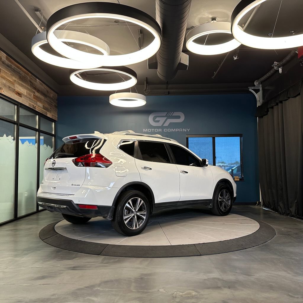 Used 2019 Nissan Rogue SV w/ Premium Package AWD/4WD image 3
