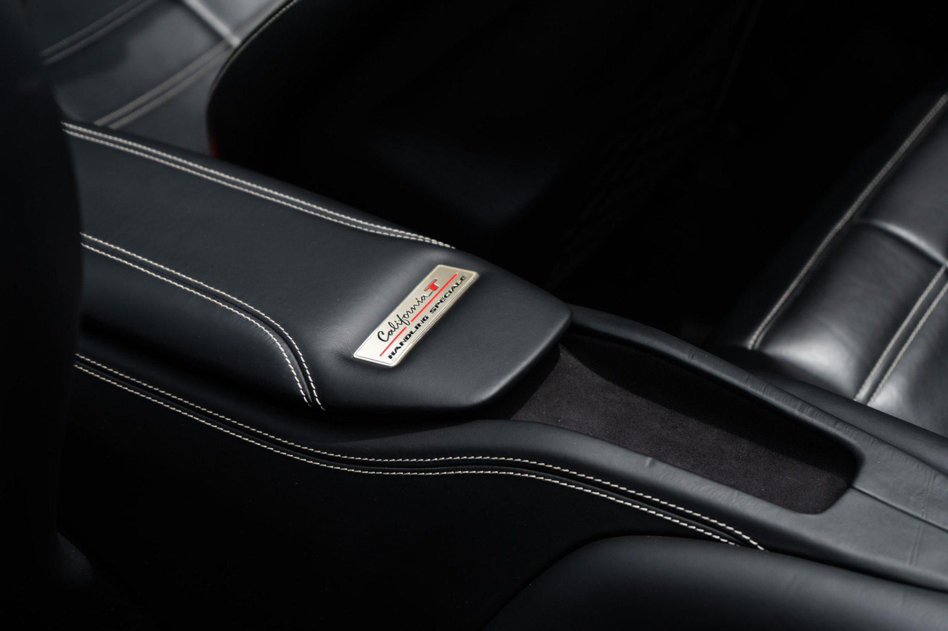 Used 2018 Ferrari California T RWD image 26