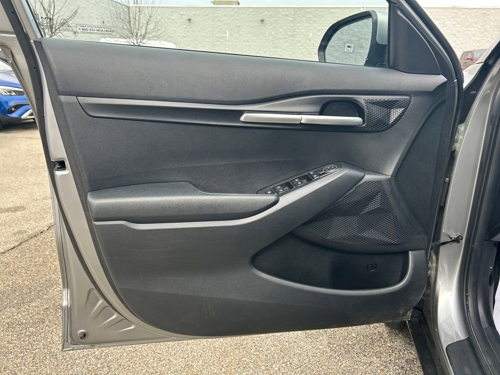 Used 2024 Kia Seltos LX image 11
