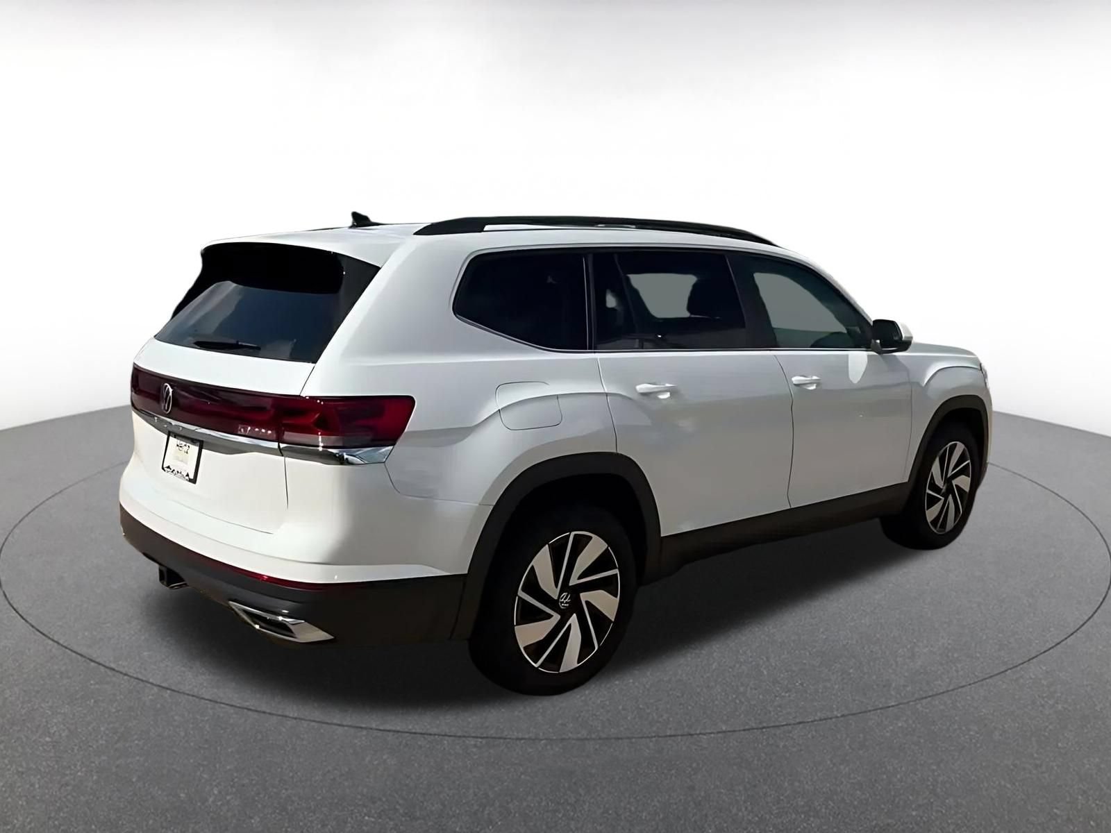 Used 2026 Volkswagen Atlas SE FWD image 11