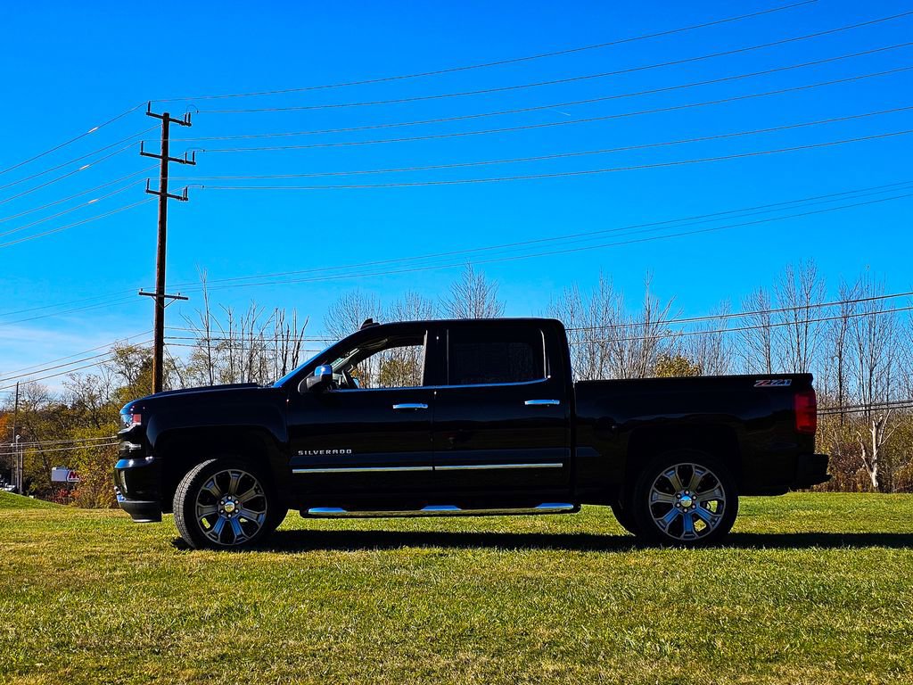 Used 2017 Chevrolet Silverado 1500 LTZ Z71 w/ LTZ Plus Package image 7
