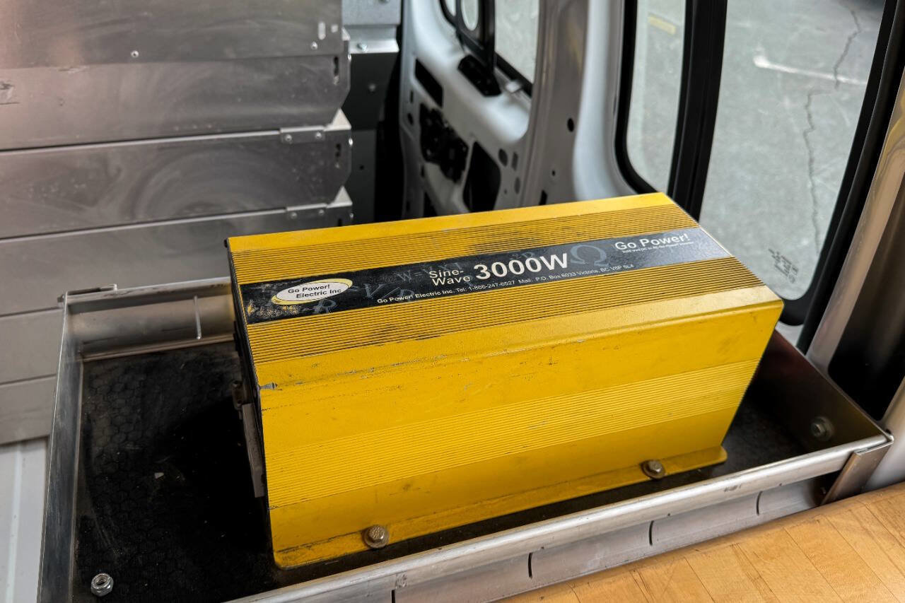 Used 2018 Chevrolet Express 2500 w/ Driver Convenience Package image 18