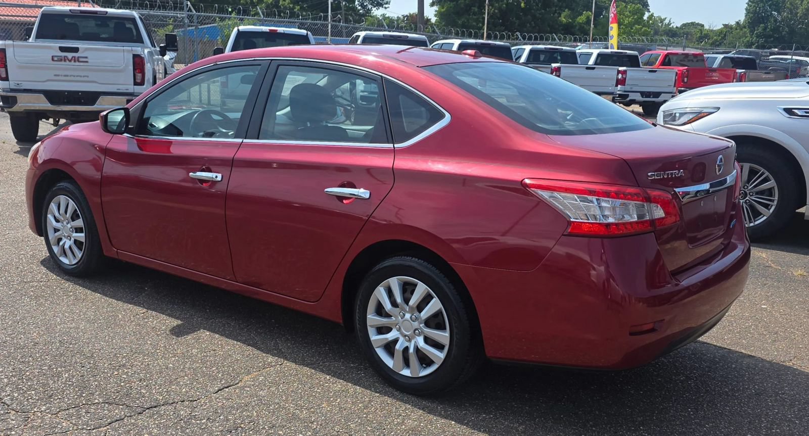 Used 2014 Nissan Sentra SV w/ SV Driver Package FWD image 5