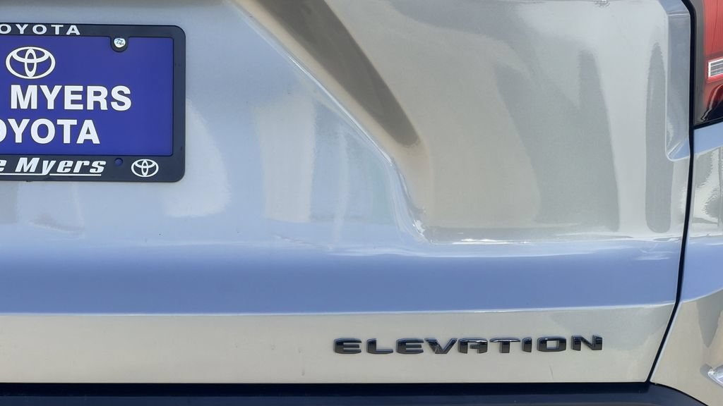 Used 2025 GMC Terrain Elevation FWD image 8