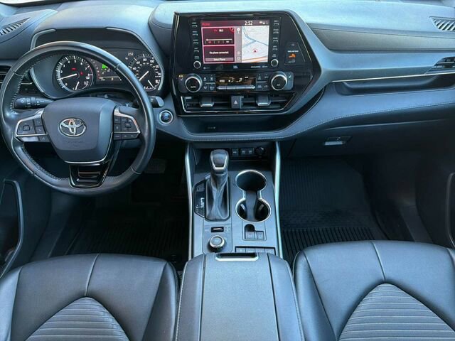 Used 2021 Toyota Highlander XSE image 17