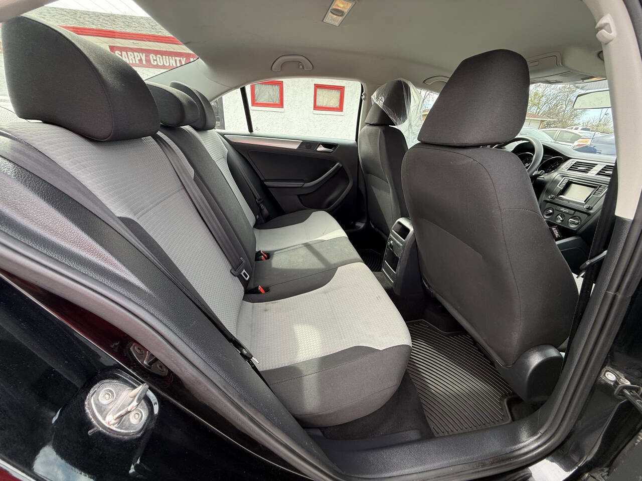 Used 2017 Volkswagen Jetta S image 19