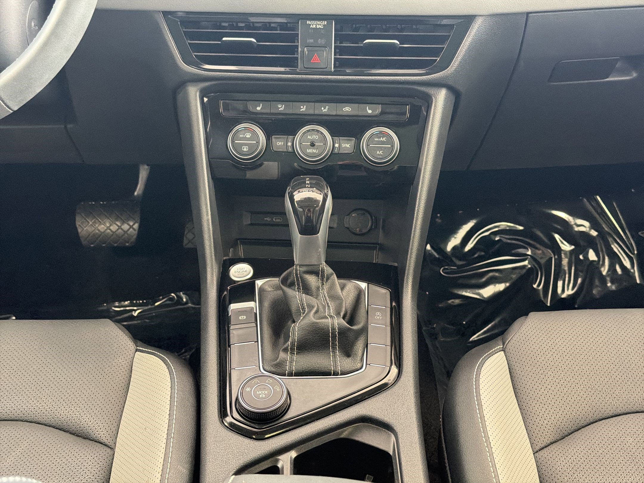 Certified 2023 Volkswagen Taos SEL AWD/4WD image 18