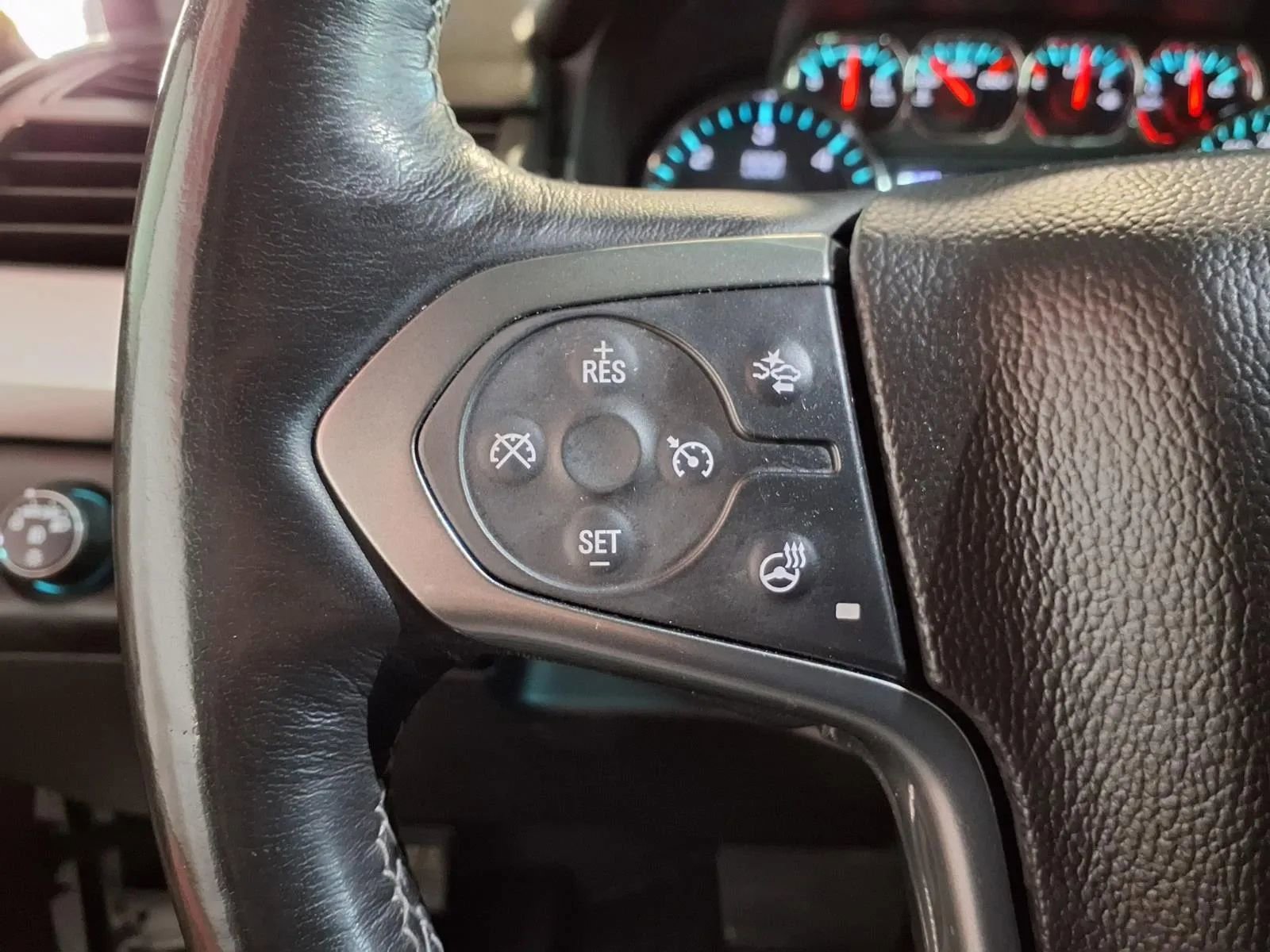 Used 2018 Chevrolet Tahoe LT w/ LT Signature Package AWD/4WD image 28