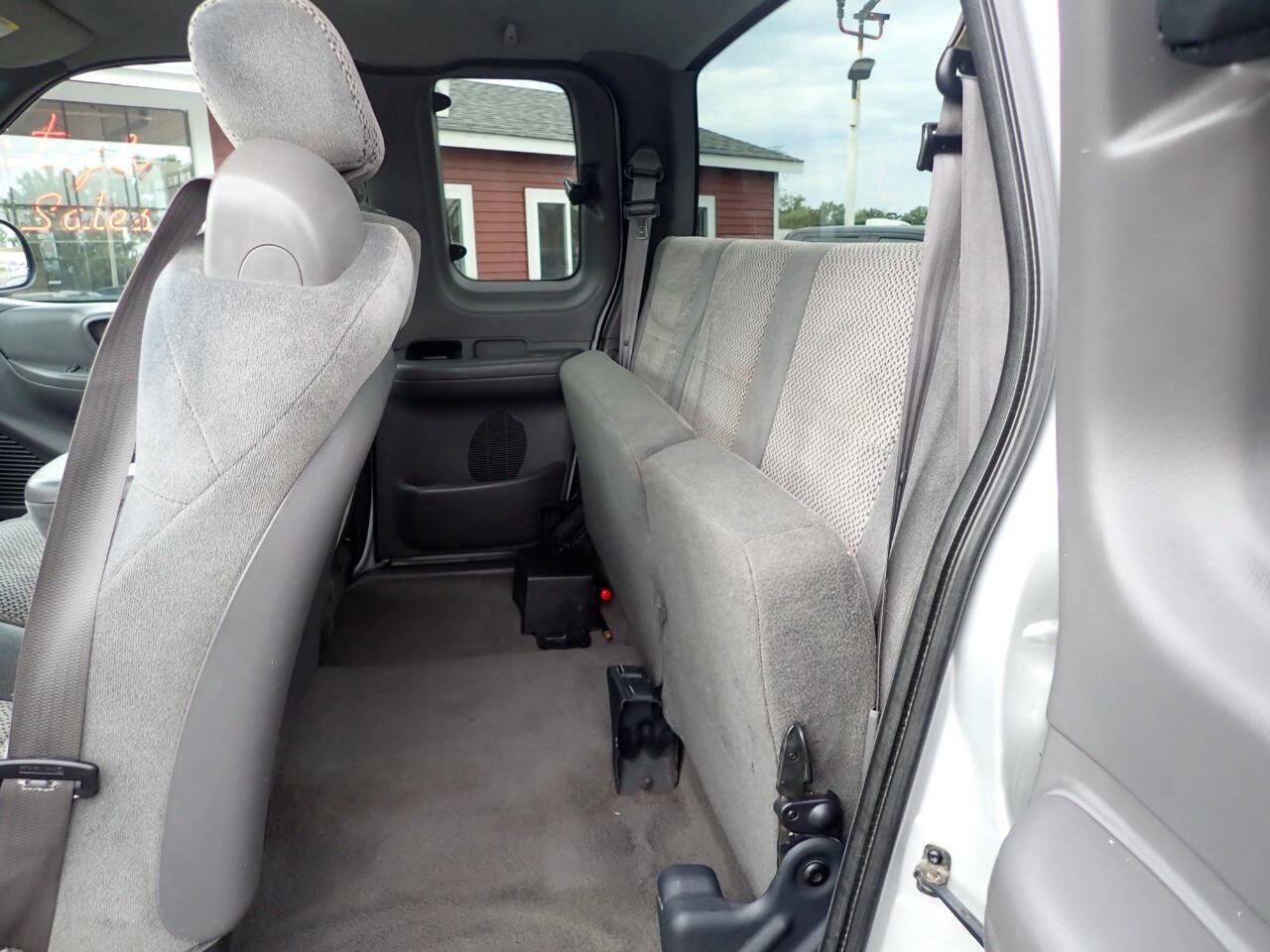 Used 2002 Ford F150 XLT AWD/4WD image 9
