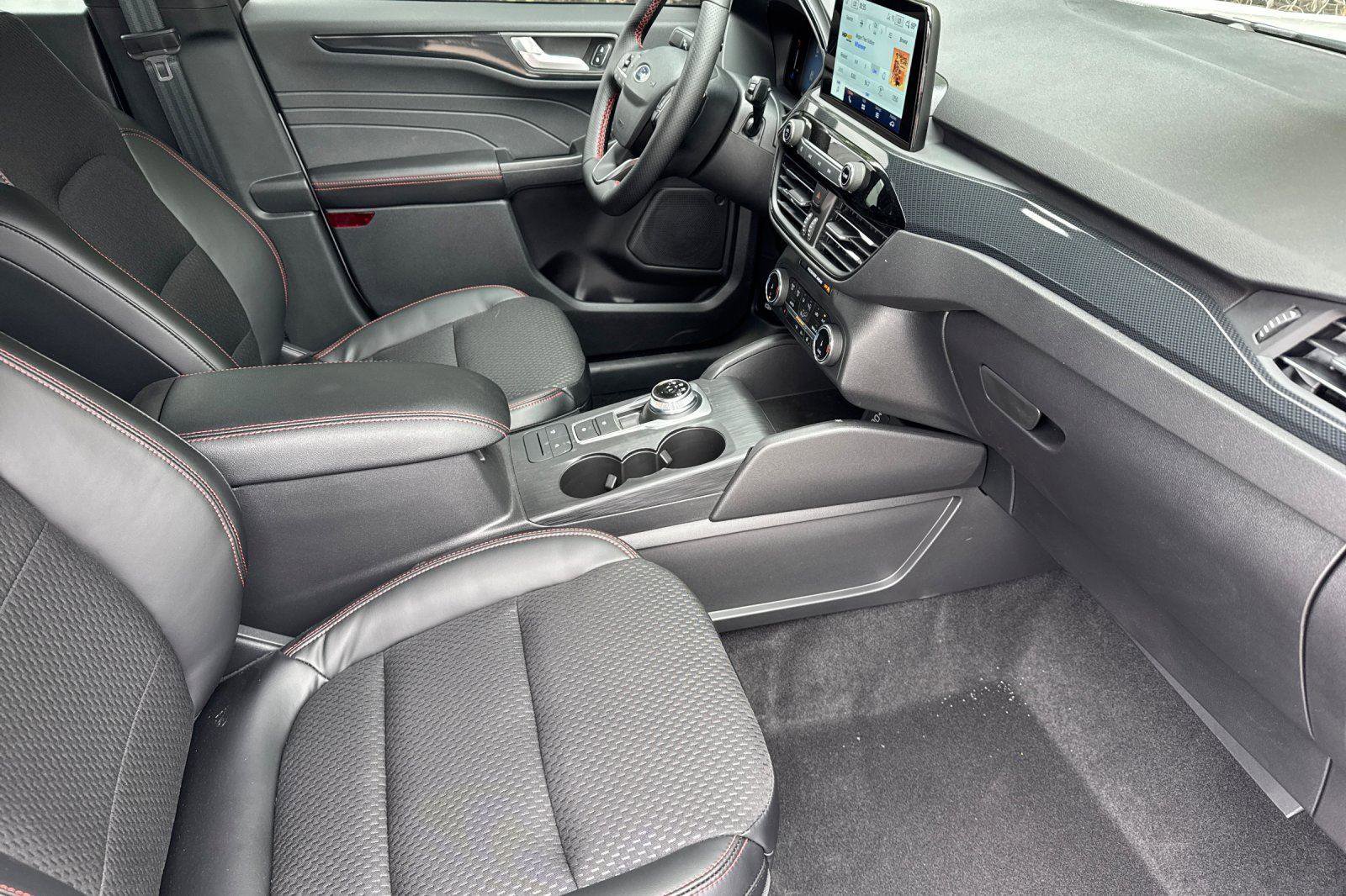 New 2025 Ford Escape ST-Line Select image 13