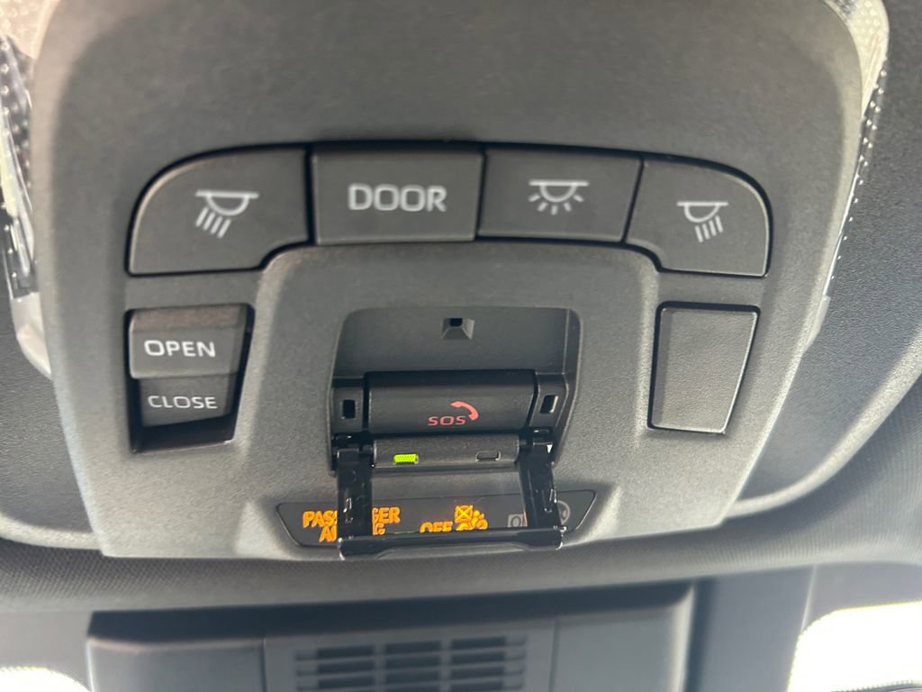Used 2025 Toyota bZ4X FWD image 33