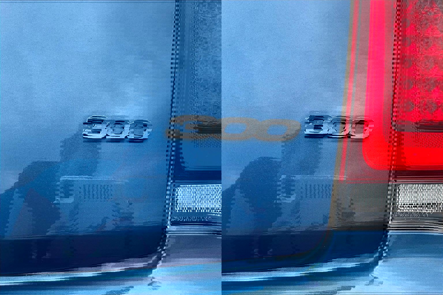 Used 2022 Chrysler 300 Touring w/ Sport Appearance Package RWD image 18