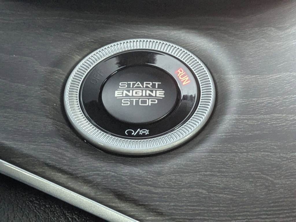 New 2025 Jeep Grand Cherokee Limited image 22