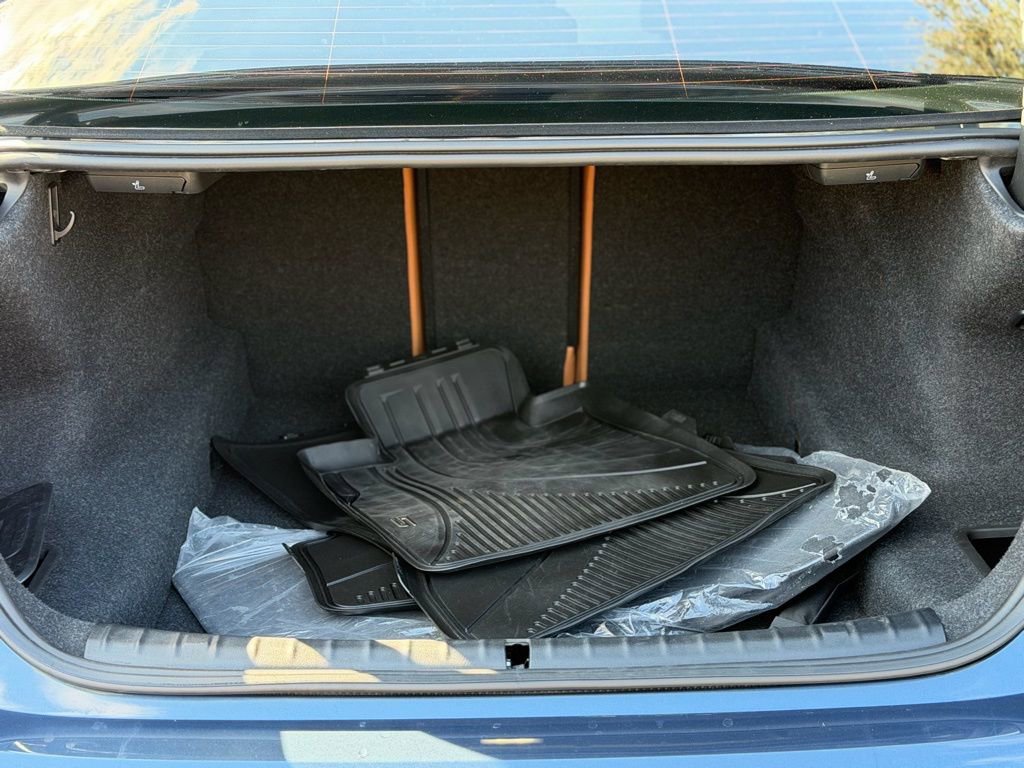 Used 2023 BMW 540i xDrive w/ M Sport Package image 18