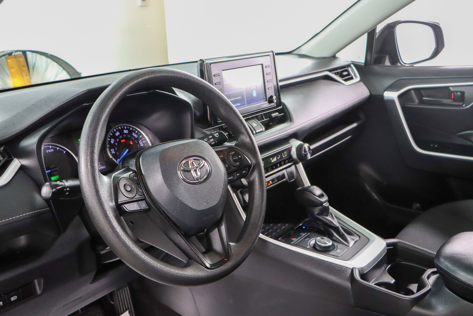 Used 2021 Toyota RAV4 LE image 22