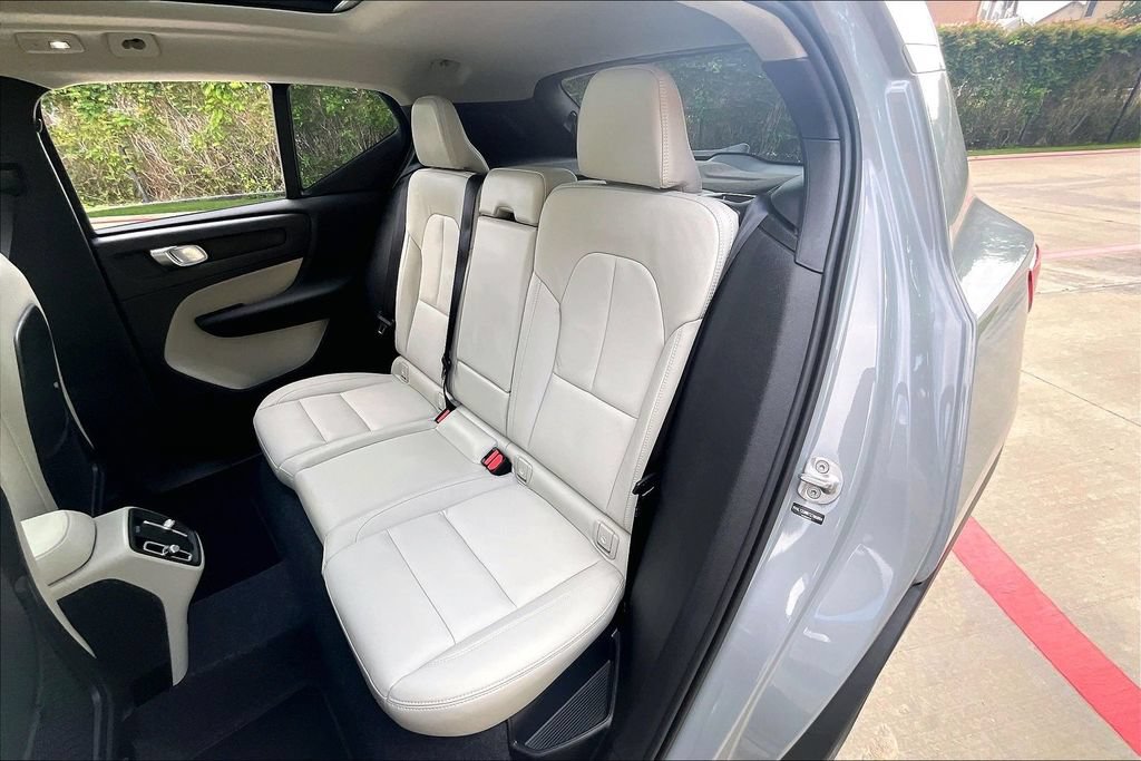 Certified 2026 Volvo XC40 B5 Ultra AWD/4WD image 35