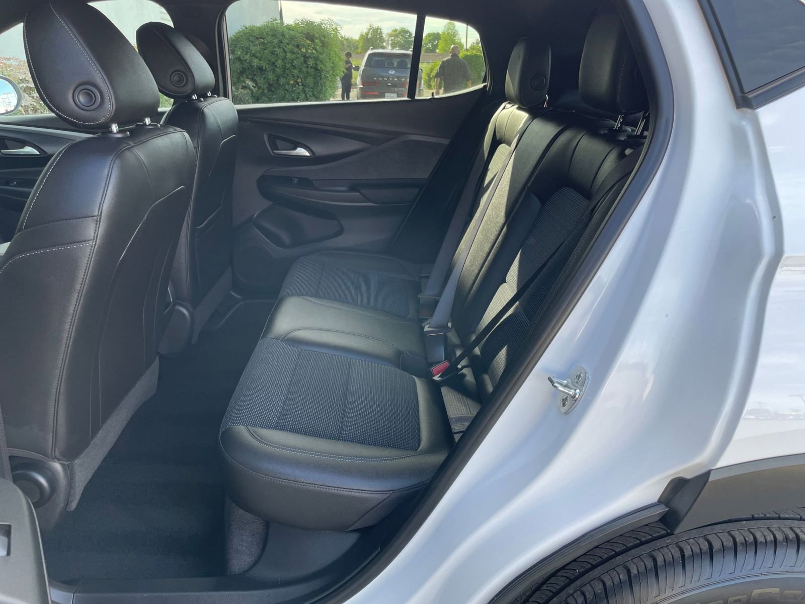 Used 2025 Buick Envista Preferred image 25