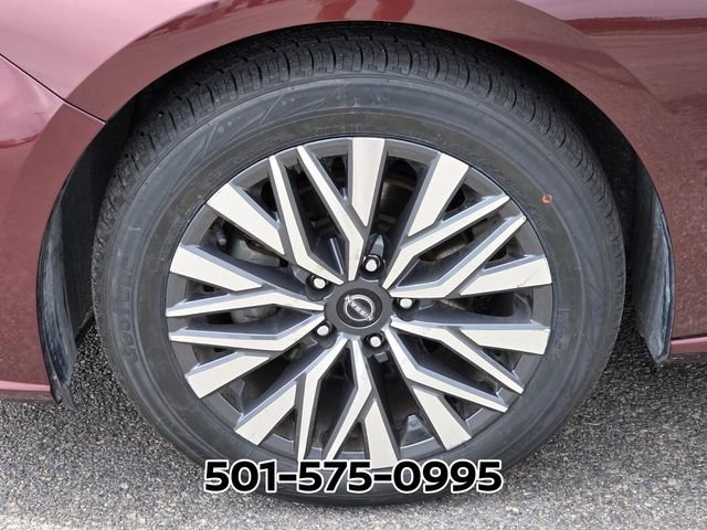 Used 2024 Nissan Altima 2.5 SV FWD image 18