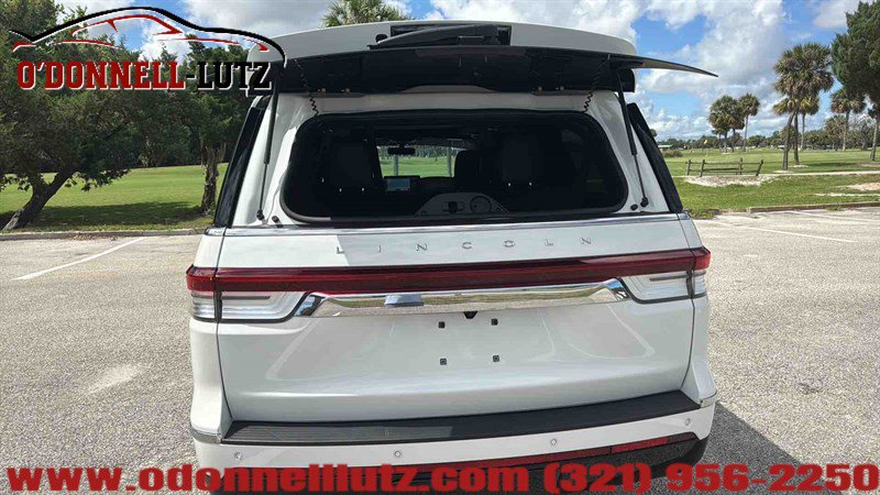 Used 2024 Lincoln Navigator L Reserve AWD/4WD image 10