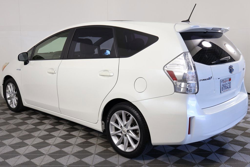 Used 2012 Toyota Prius V Five image 5
